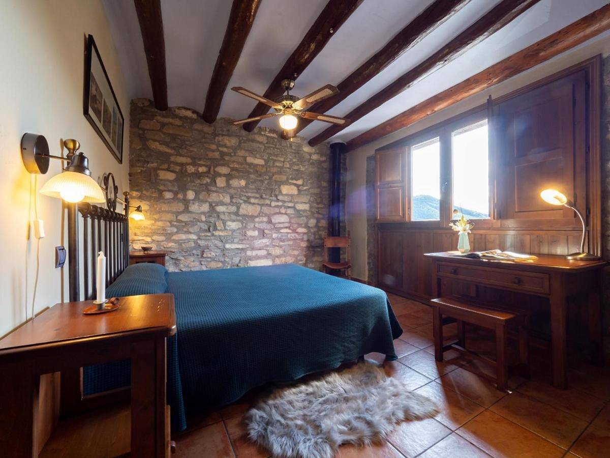 Casa Cruz - auto check-in in Boltaña, Pyrénées Aragonaises