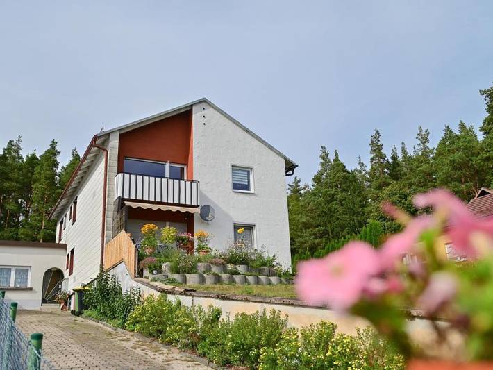 Ferienwohnung für 6 Personen, mit Balkon und Terrasse sowie Garten in Marktleuthen