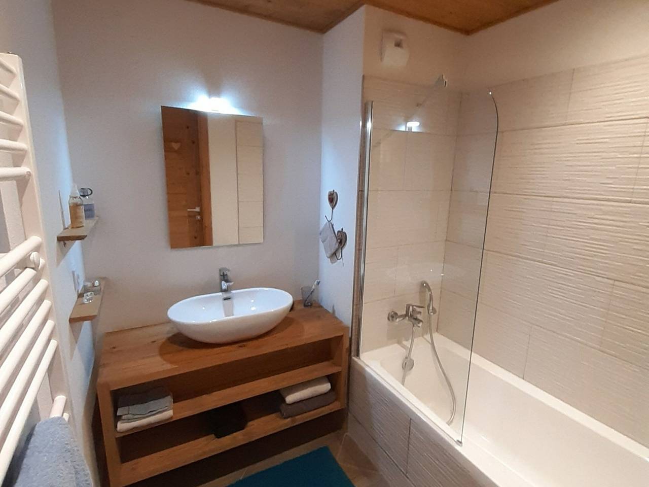 Apartamento entero, Apartamento de lujo en Hauteluce, 6 pers, 2 baños, estacionamiento, cerca de pistas y comercios in Les Saisies, Albertville region