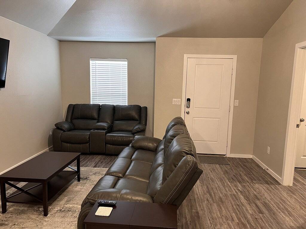 Rock&Roll~King Bed-Texas Tech-Lubbock- Bdrm Sleeps 6 in Lubbock, Lubbock County