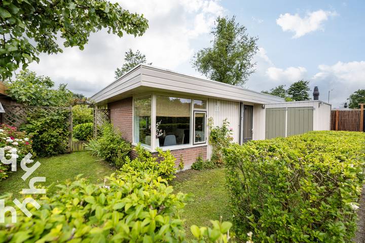 Ferienhaus für 6 Personen, mit Terrasse und Garten in Warmenhuizen