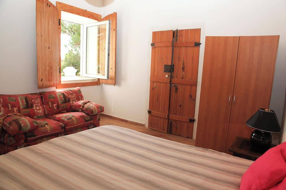 Quinta de Sta  Teresinha , maison de vacances pour les Nature Lovers !le relax ! in Estômbar, Lagoa