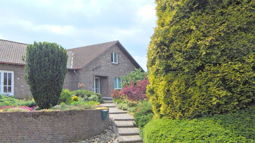 Vakantiehuis voor 4 personen, with terras and tuin as well as zwembad, met huisdier in Zuid-Limburg