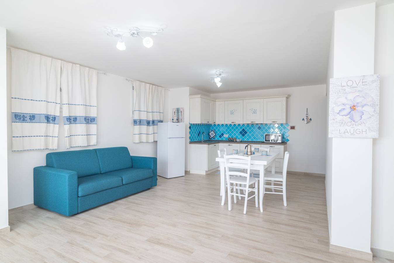 Appartamento intero, Appartamento 'Bilocale Nuovo Budoni Centro' con terrazza privata, Wi-Fi e aria condizionata in Budoni, Olbia-Tempio