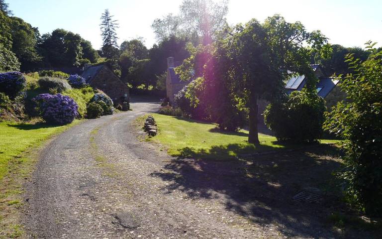 Location de vacances pour 4 personnes, avec terrasse et jardin à Ploulec'h - 3