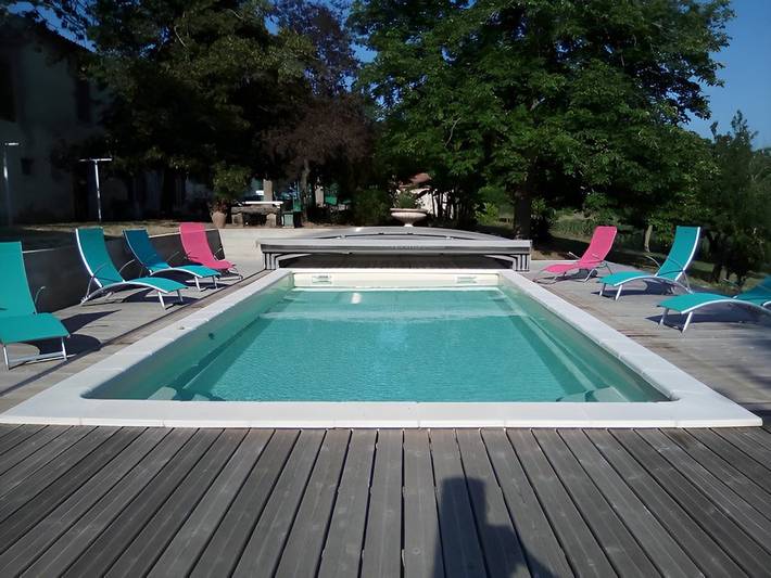Gîte pour 10 personnes, avec jardin ainsi que piscine et terrasse à Escueillens-et-Saint-Just-de-Bélengard