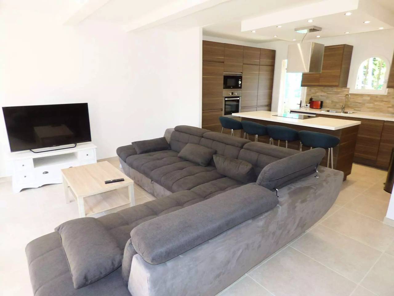 Villa 3 chambres, piscine chauffée, climatisation, Wifi in Six-Fours-les-Plages, Côte méditerranéenne (France)
