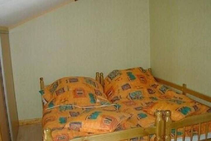 Gîte pour 12 personnes, avec Terrasse ainsi que Jardin et Piscine à Saint-Georges-sur-Layon - 4