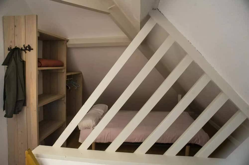 Gîte traditionnel Privilège, 3 ch - Sdb - Tv 6 personnes in Saint-Sozy, Quercy