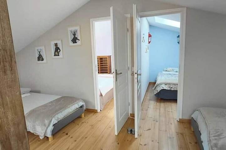 Large, friendly and bright villa with pool in Le Rouret, Mittelmeerküste (Frankreich)