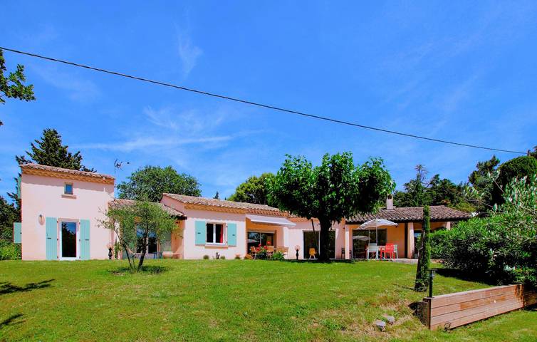 Location de vacances pour 8 personnes, avec jardin ainsi que piscine et terrasse, animaux acceptés à Montélimar - 2