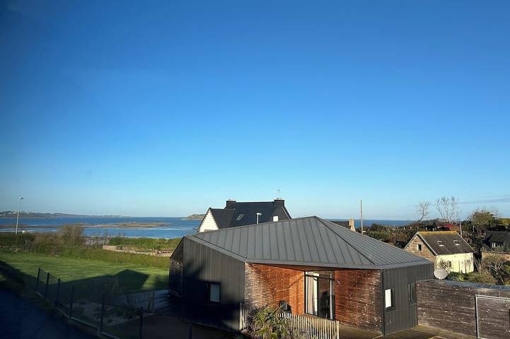 Location de vacances pour 5 personnes, avec terrasse et jardin dans Port le Goff