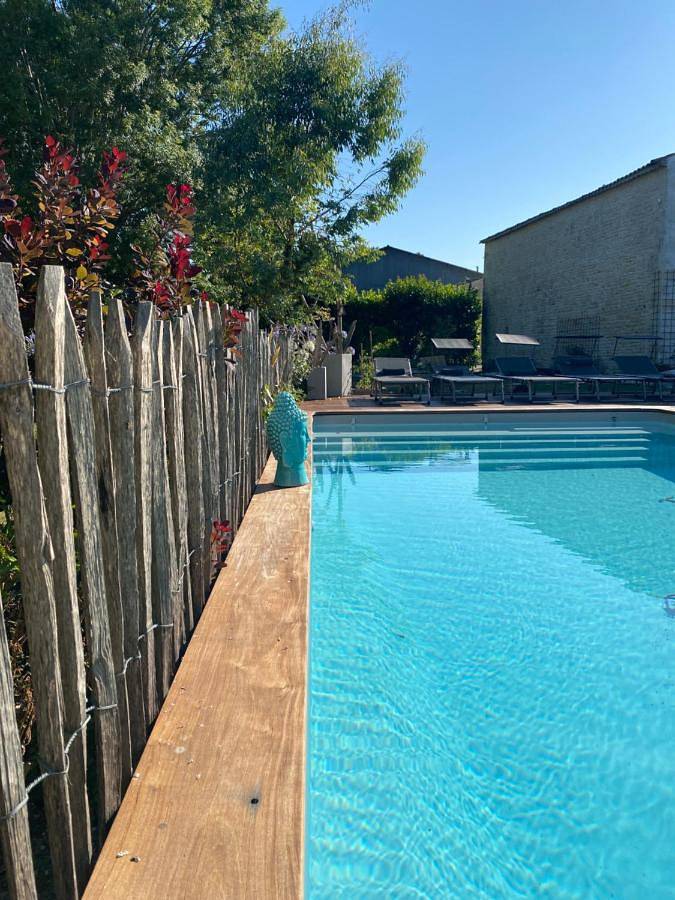 Location de vacances pour 10 personnes, avec jacuzzi ainsi que jardin et piscine à Semussac - 4