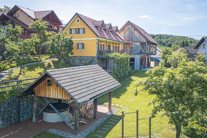 Holiday home for 8 people, with terrace, with pets - 1