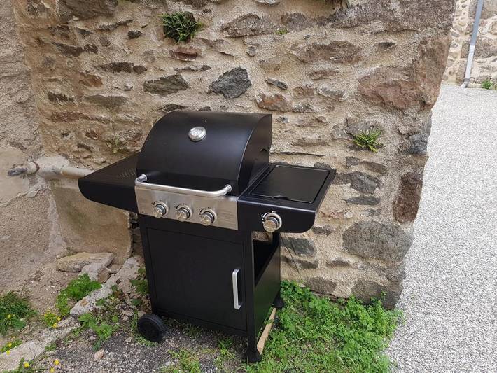 Location de vacances pour 4 personnes, avec jacuzzi et terrasse à Champis - 2