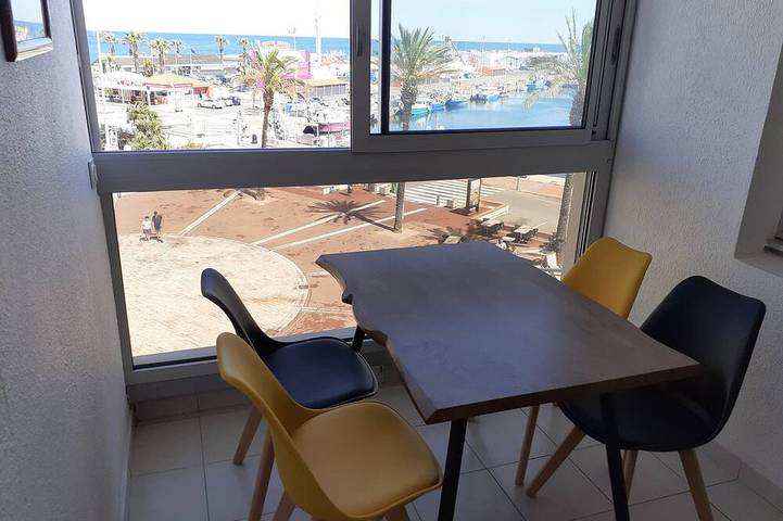 Gîte pour 4 personnes, avec Balcon ainsi que Jacuzzi et Jardin dans Port De Saint Cyprien