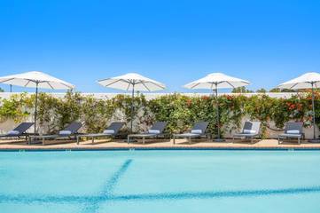 Hotel for 4 people, with yard and hot tub as well as pool, with pets in San Clemente