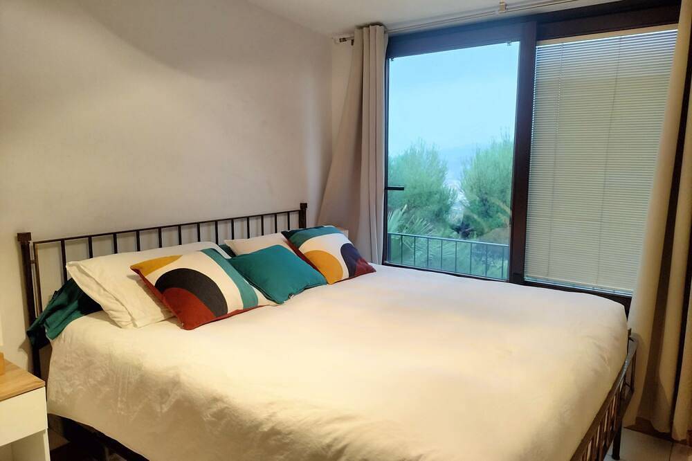 Villa, tradition and design, Riviera Ligure/Costa Azzurra, Spa swimming pool sauna hydro in Oneglia, Imperia