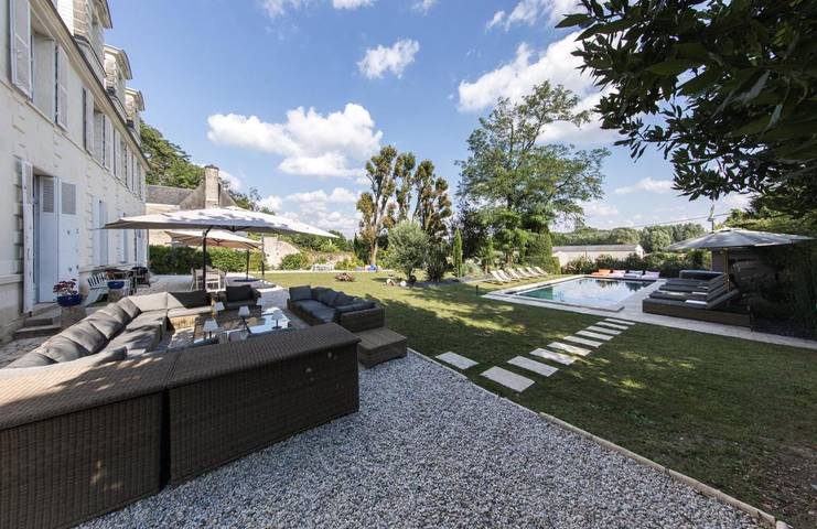 Location de vacances pour 22 personnes, avec piscine et sauna ainsi que jardin et vue, animaux acceptés à Cinq-Mars-la-Pile - 2