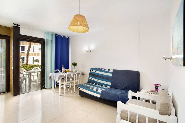 Appartement entier, Appartement de vacances 'Casa Gigi' avec piscine partagée, terrasse privée et Wi-Fi in Maspalomas, San Bartolomé de Tirajana