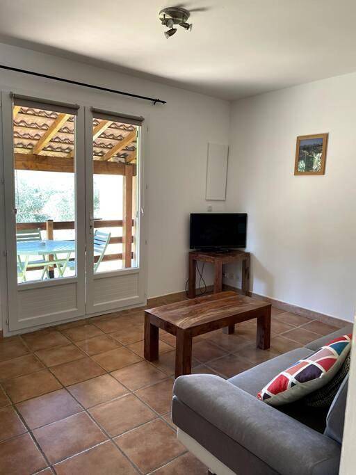 Location de vacances pour 4 personnes, avec piscine ainsi que terrasse et jardin dans Filitosa - 4