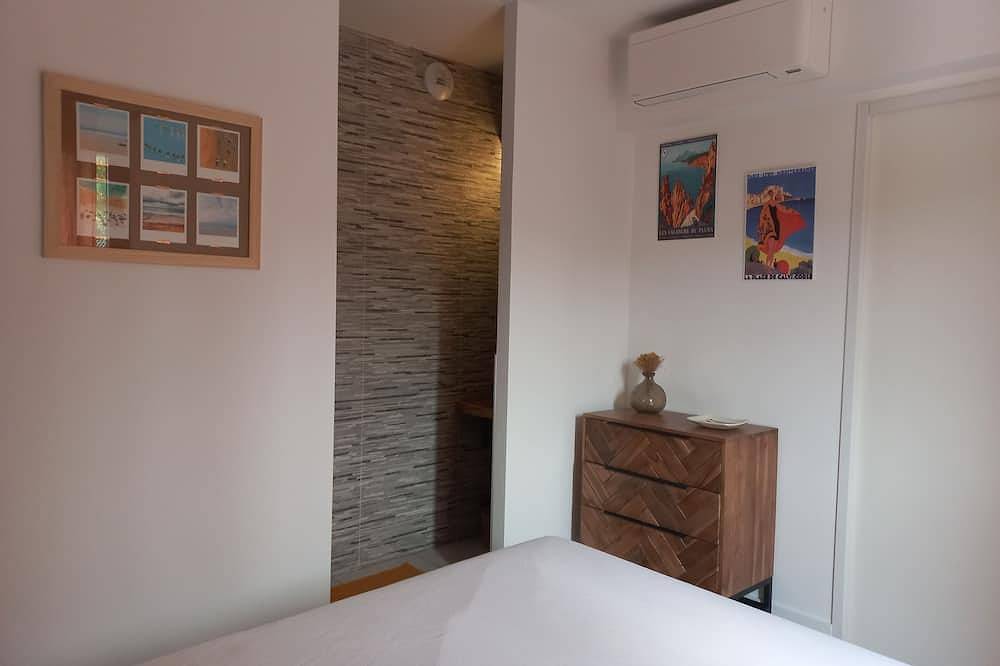 Ganze Wohnung, A charming setting with the sea in full view! in Pietrosella, Ajaccio und Umgebung