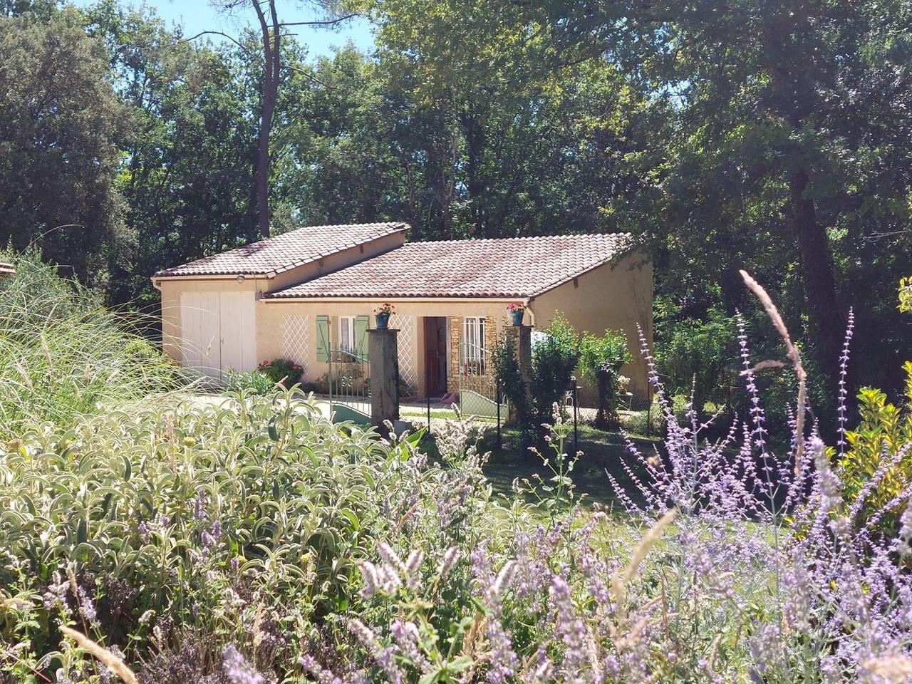 Maison Trankilou avec piscine, proche de Sarlat in Proissans, Périgord Noir