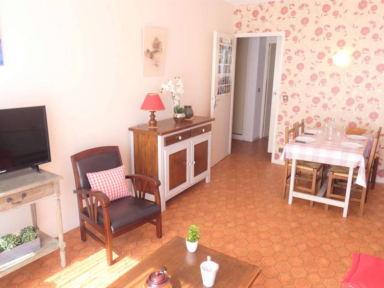 Entire apartment, Charming 1-Bedroom Apartment in Saint-Lary-Soulan with Balcony, Garage, Sleeps 6 in Saint-Lary-Soulan, Pyrenees National Park