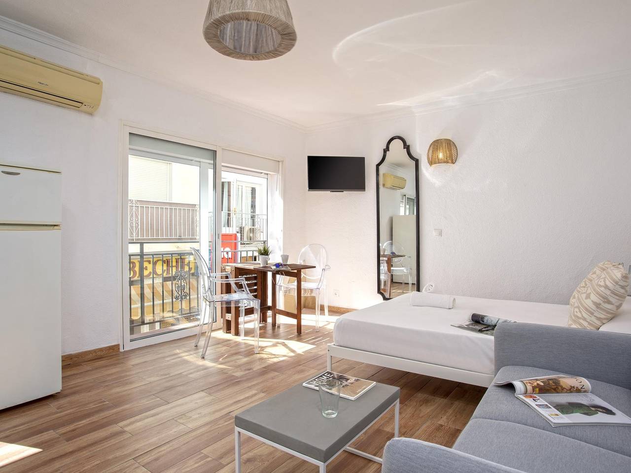 Entire studio, Sunstay Dream Flat I Carihuela Beach Torremolinos in La Carihuela, Torremolinos