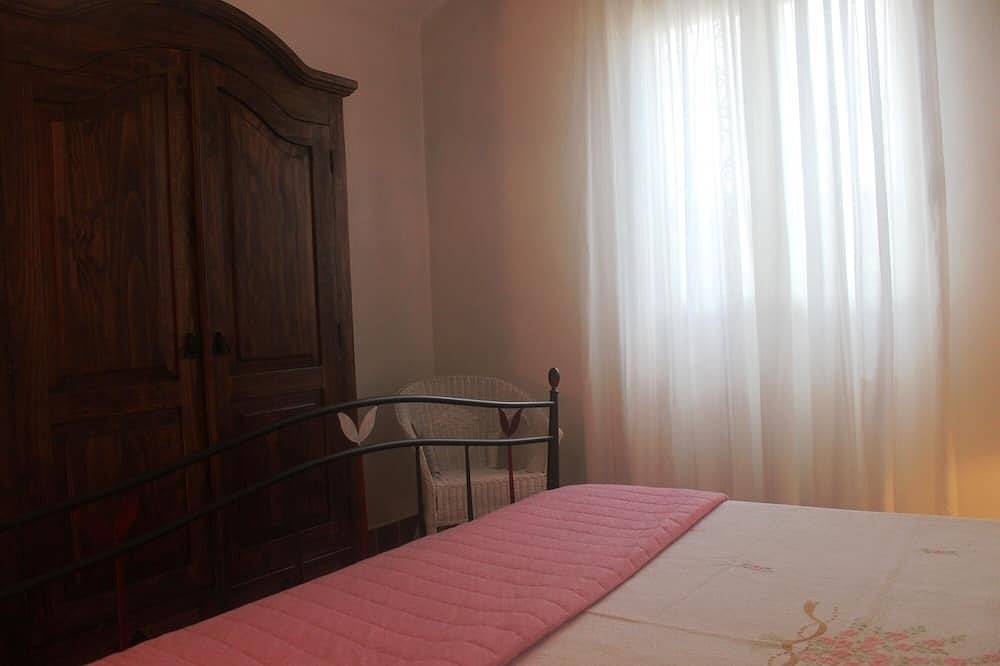 “Casetta Giuliana surrounded by a beautifull garden\" \"ideal for a pair\" - Wi-fi Internet in Spiaggia di Eloro, Lido di Noto