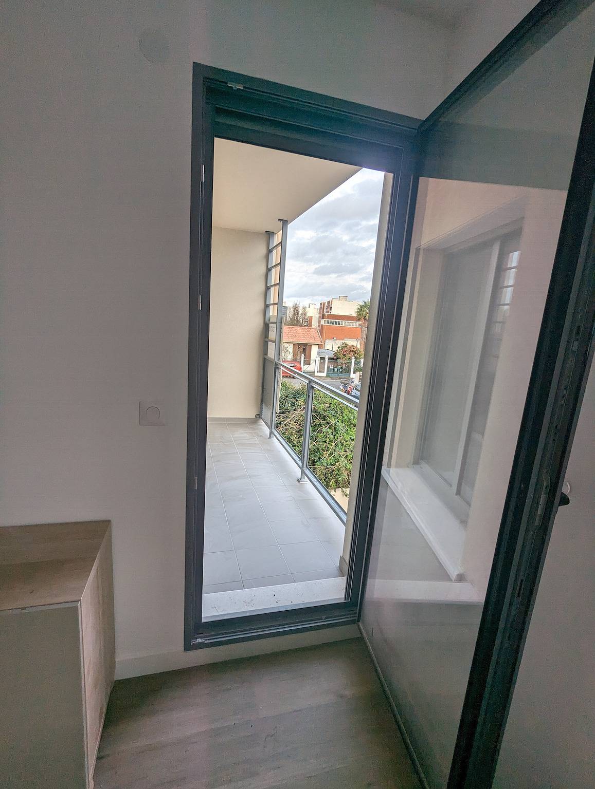 Ganze Wohnung, La campagne à Paris : Helle neue Ferienwohnung in grüner Umgebung in Malakoff, Hauts-de-Seine