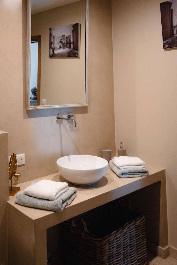 Chambre d’hôte pour 2 personnes, avec vue ainsi que piscine et jardin à Roussillon - 4