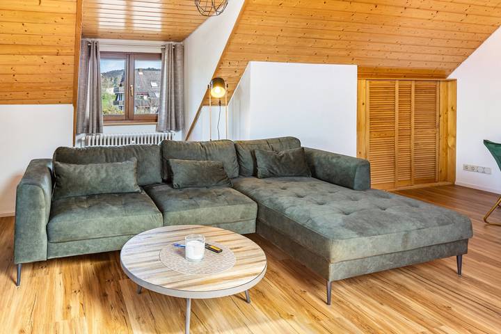 Ganze Wohnung, Ferienwohnung 'Anne' mit Seeblick, Balkon und Wlan in Öhningen, Untersee