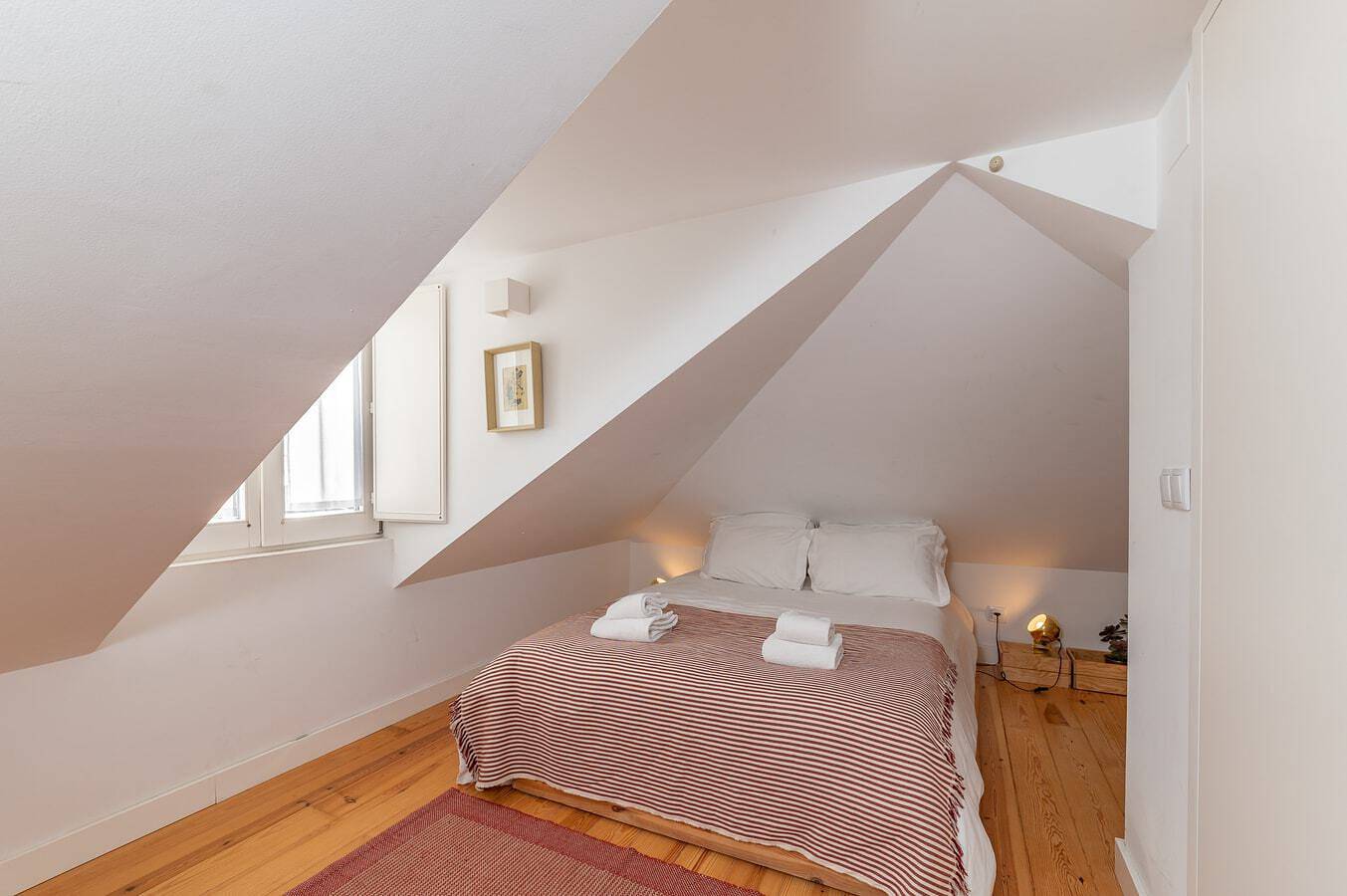 Ganze Wohnung, Duplex Studio • Downtown Lisbon • 2 Br • Walkable in São Miguel (Lissabon), Santa Maria Maior
