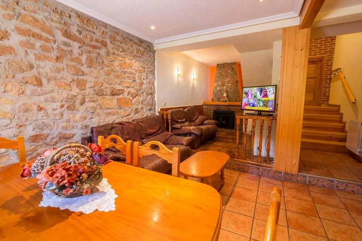 Casa rural para 7 personas, con vistas y balcón, Se admiten mascotas en Pinares (Soria)