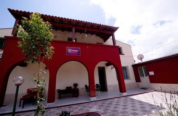 Bed and breakfast per 4 persone, con giardino e piscina nonché panorama, adatto a famiglie con bambini - 1