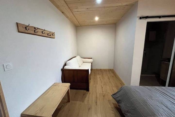 Renovated 160m² Comtoise farmhouse in the countryside in Laviron, Französischer Jura