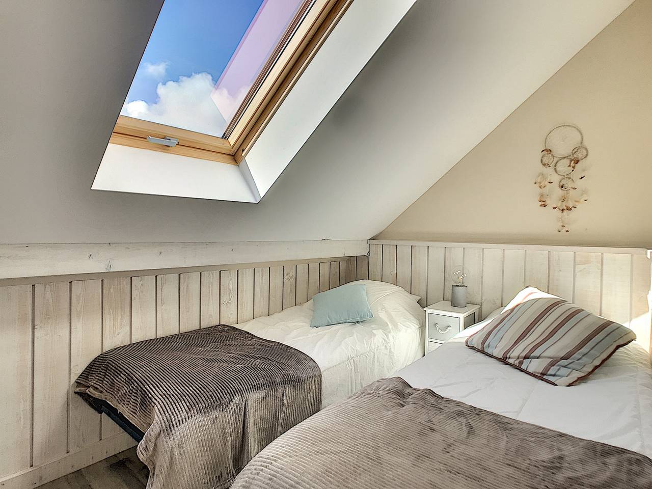 Entire apartment, Les Roseaux du Lac 217 - Duplex chaleureux avec accès direct au lac et plage privée in Duingt, Bauges