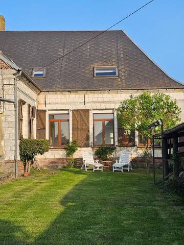 Gîte pour 8 personnes, avec jardin, animaux acceptés à Mailly-Maillet