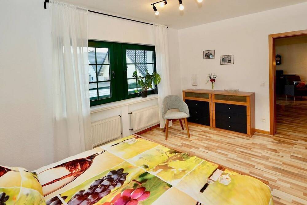 Ganze Wohnung, Fewo „Im Tal der roten Traube“ - Appartement mit 3 Schlafzimmer und Balkon in Ahrweiler, Bad Neuenahr