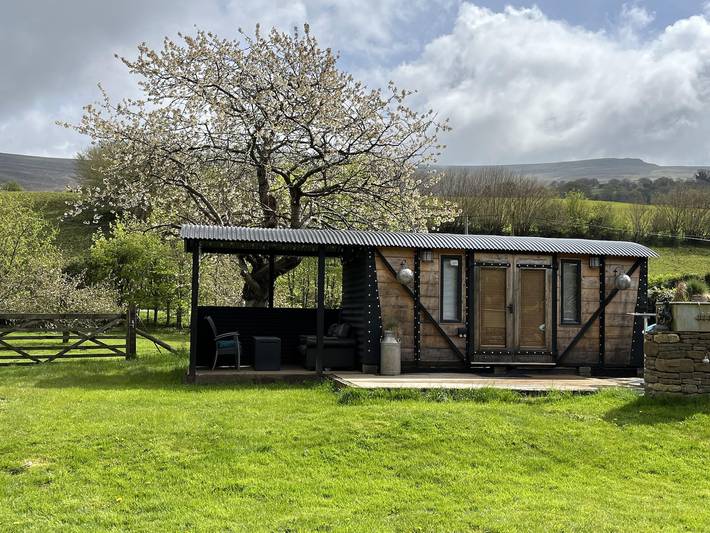 Holiday rental for 2 people, with Terrace and Garden in Mid-Wales