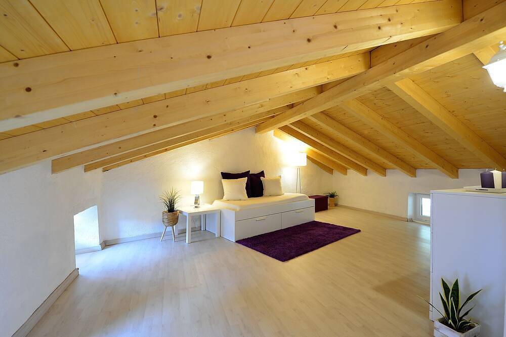 Residence at the Castle. Room in medieval village 10 minutes from Lake Garda in Monzambano, Mantua Provinz