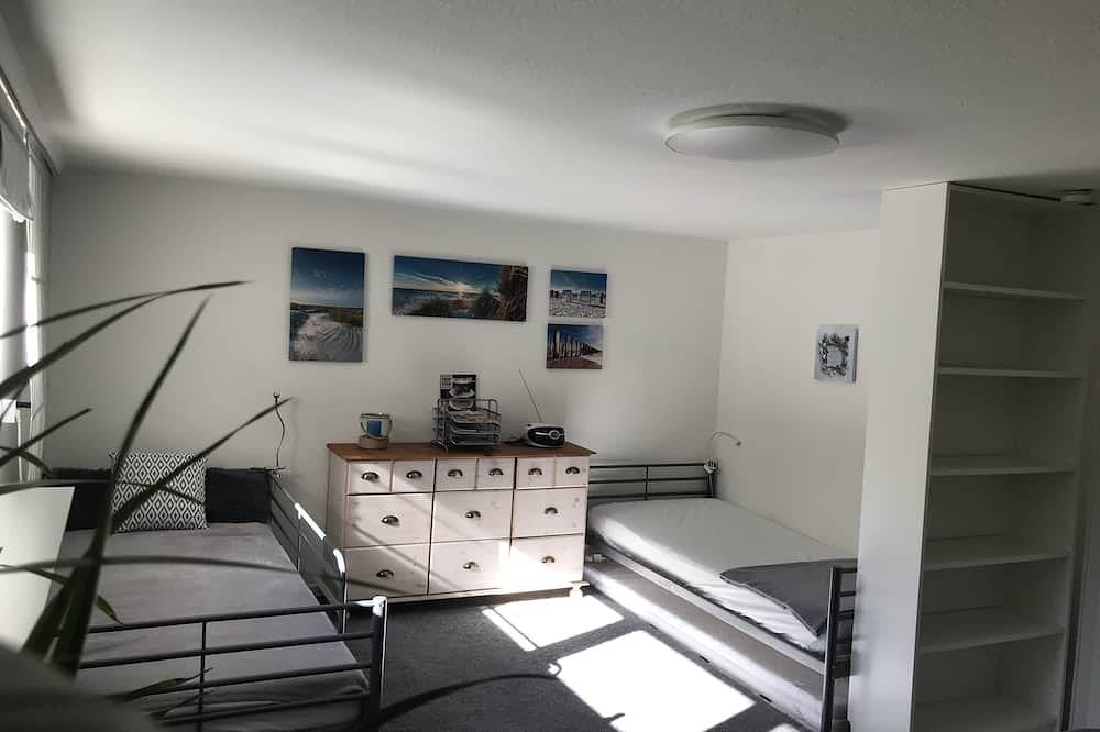 Ganze Wohnung, Nias Guesthouse. Sehr saubere ruhige Fewo m eigenem Eingang in privatem Wohnhaus in Reinbek, Kreis Stormarn