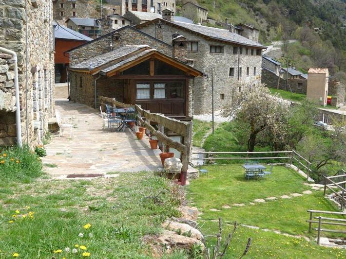 Casa rural para 3 personas, con Terraza además de Jardín y Vistas en La Pobla de Lillet