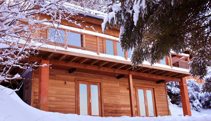 Chalet pour 8 personnes, avec Balcon/Terrasse ainsi que Jardin et Vue à Thollon-les-Mémises