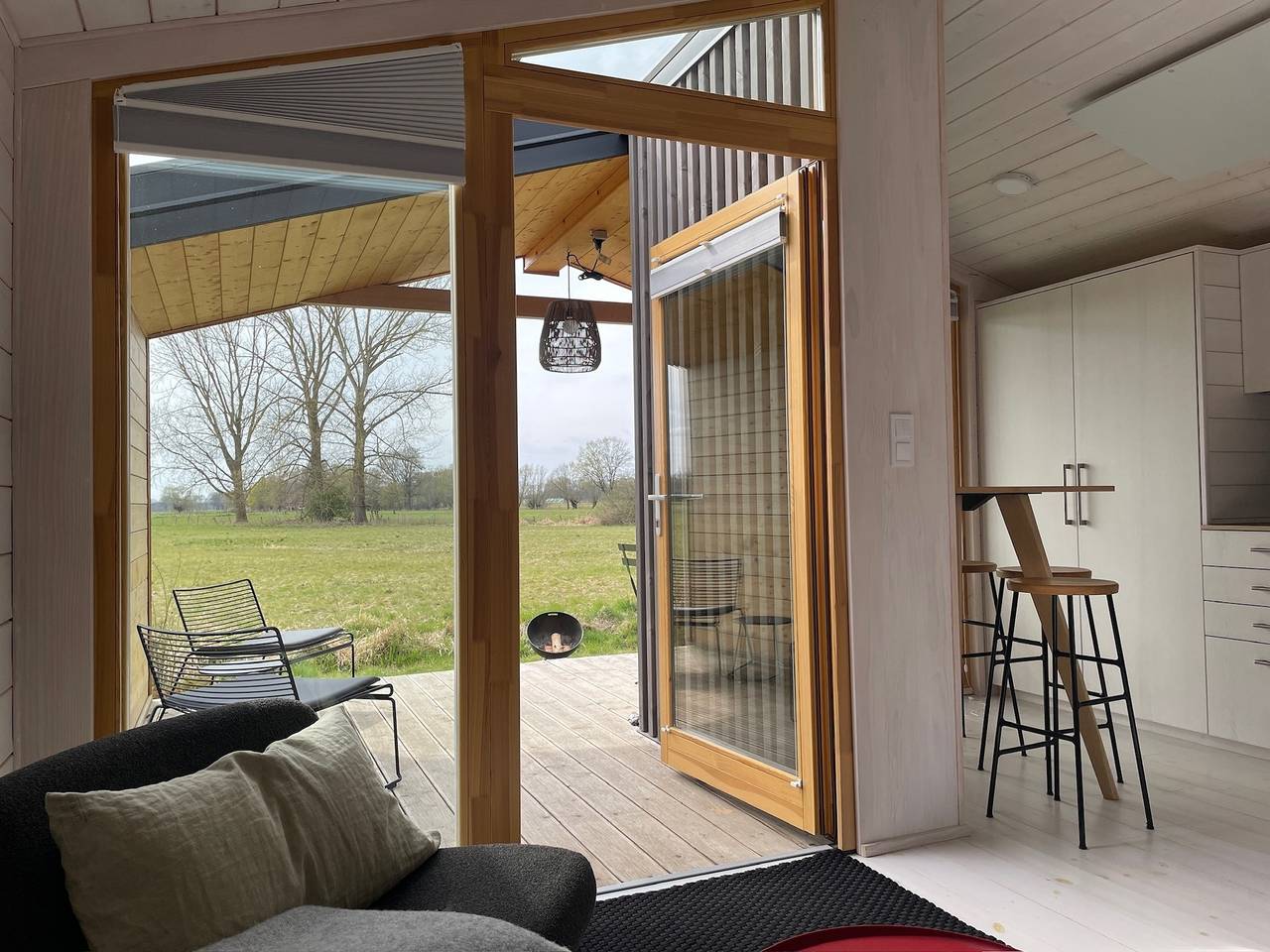 (203) Modernes Tiny House an der Elbe mit Blick ins Grüne in Bleckede, Mecklenburgisches Elbetal
