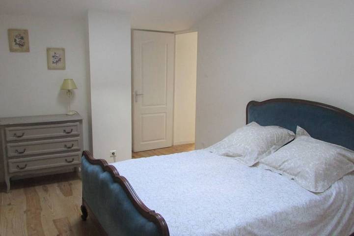 Location de vacances pour 8 personnes, avec jardin et piscine à Dœuil-sur-le-Mignon - 2