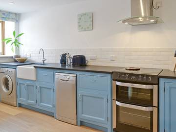 Log Cabin for 4 People in Meavy, Devon, Photo 3