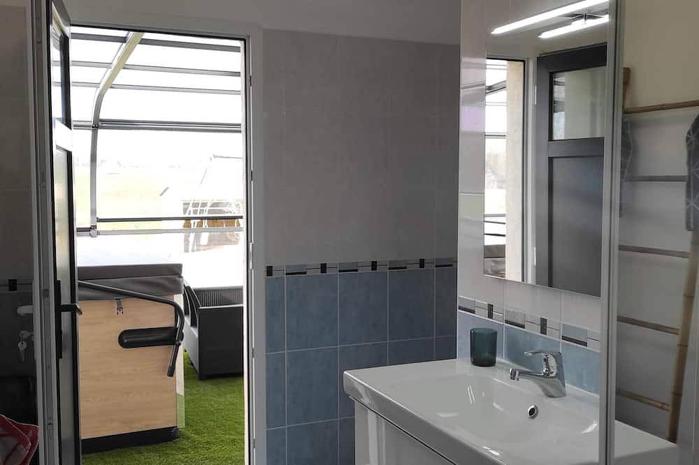 3-star house with private jacuzzi available in Villemaréchal, Seine-et-Marne