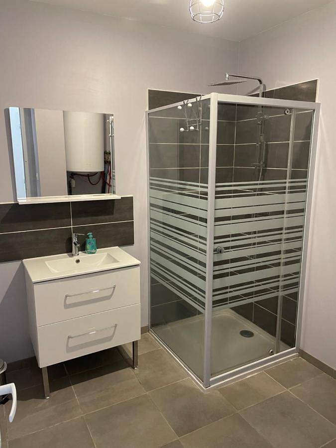 Appartement entier, Two-Bedroom Apartment in Digoin, Région de Charolles